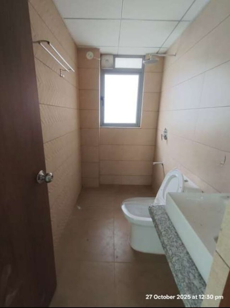 Bathroom, kalpataru-immensa 2 Bedroom 599 Sq.Ft. Apartment In Kolshet Road Thane 9355030