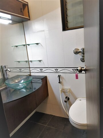 Team Area in 3 BHK Apartment at Lake Florence, Powai – for Rent