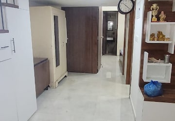 Living Room in 1.5 BHK Apartment at Lodha Amara, Kolshet Road – for Rent