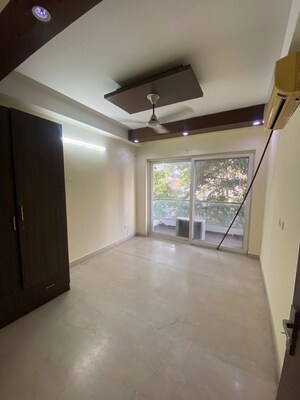 Room in 3 BHK Builder Floor at Ansal Sushant Lok I, Sector 43 – for Rent