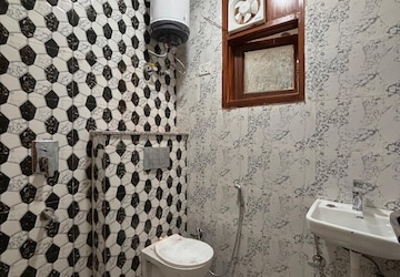 Bathroom in 1 BHK Apartment at Saket – for Rent