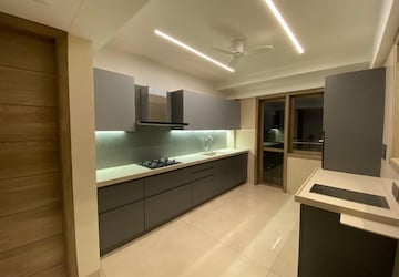 Kitchen in 4 BHK Apartment at Raj Grandeur, Powai – for Rent