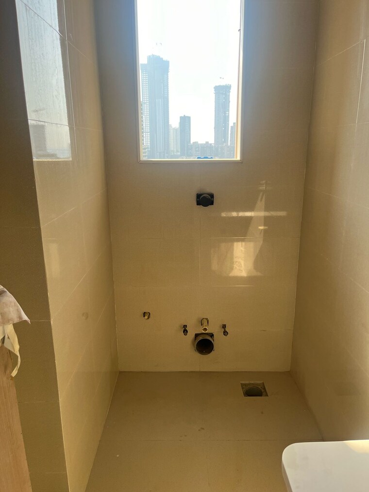 Bathroom, dadar west 3 Bedroom 945 Sq.Ft. Apartment In Dadar West Mumbai 9355300