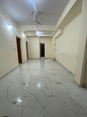 Building Lobby in 3 BHK Builder Floor at Sector 27 – for Rent