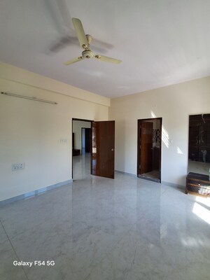 Furnished Amenities in 3 BHK Apartment at Sanjay Nagar – for Sale