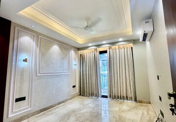 Living Room in 4 BHK Builder Floor at Central Park 3 Flower Valley, Sohna Sector 33 – for Sale