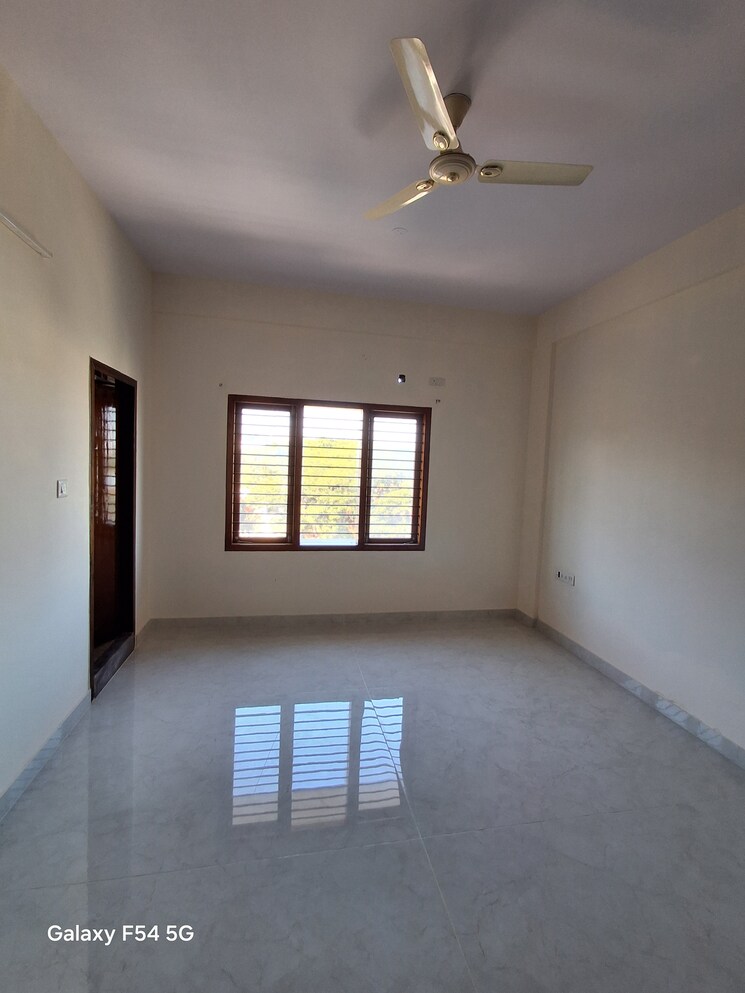 Room, sanjay nagar 3 Bedroom 1750 Sq.Ft. Apartment In Sanjay Nagar Bangalore 9355425