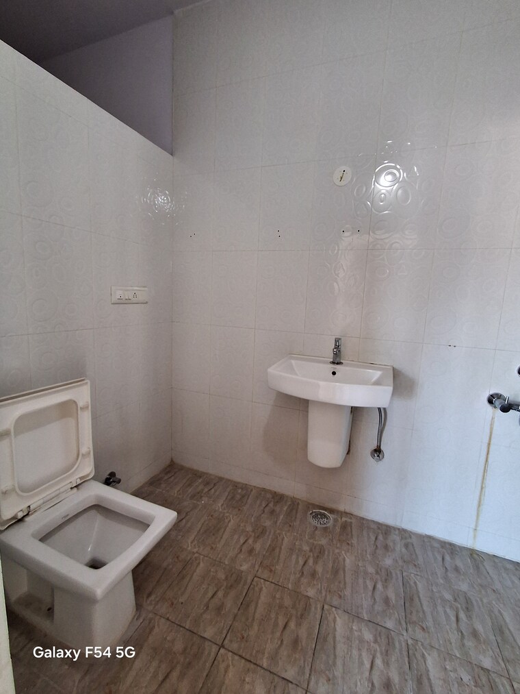 Bathroom, sanjay nagar 3 Bedroom 1750 Sq.Ft. Apartment In Sanjay Nagar Bangalore 9355424