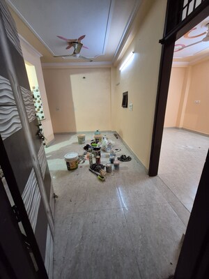 Furnished Amenities in 1.5 BHK Builder Floor at Mayur Vihar – for Rent