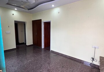 Room in 2 BHK Builder Floor at Nri Layout – for Rent