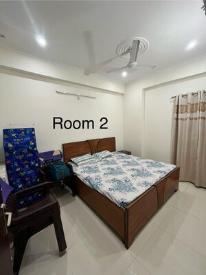 Bedroom in 2 BHK Apartment at Deva Road – for Rent