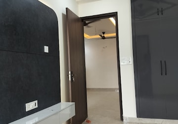 Building Lobby in 2.5 BHK Builder Floor at Ashok Vihar – for Rent