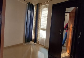 Furnished Amenities in 2.5 BHK Apartment at Prateek Grand City, Siddharth Vihar – for Rent