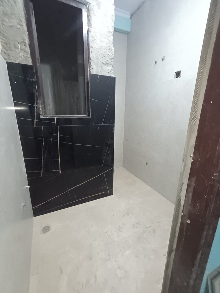 Bathroom, vasundhara sector 1 3 Bedroom 1500 Sq.Ft. Builder Floor In Vasundhara Sector 1 Ghaziabad 9355505