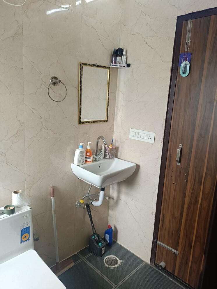 Bathroom, sector 21 2 Bedroom 1500 Sq.Ft. Builder Floor In Sector 21 Gurgaon 9355536