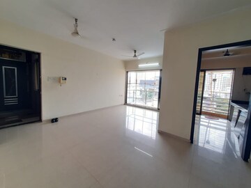 Room in 4 BHK Apartment at Wadhwa TW Gardens, Kandivali East – for Rent