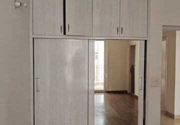 Room in 3 BHK Apartment at Shapoorji Pallonji Joyville Gurgaon, Sector 102 – for Rent
