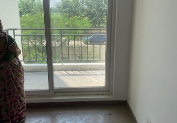 2 BHK Apartment For Rent in Shree Vardhman Green Court, Sector 90