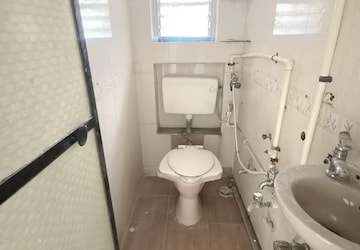 Master Bedroom in 2 BHK Apartment at Dombivli West – for Rent