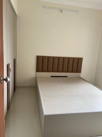Room in 1 BHK Apartment at Raunak Bliss, Ghodbunder Road – for Rent