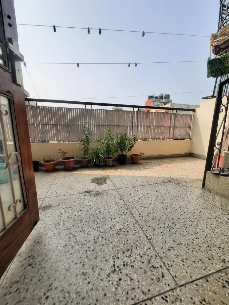 Balcony, malviya nagar 2 Bedroom 900 Sq.Ft. Builder Floor In Malviya Nagar Delhi 9355608