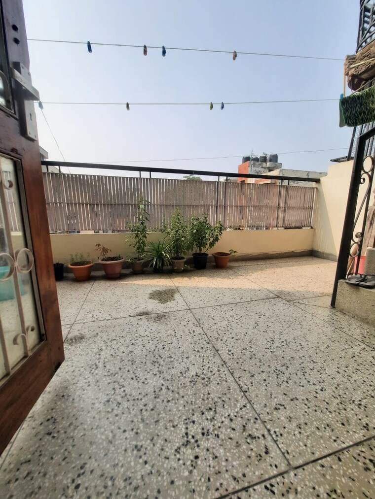 Balcony, malviya nagar 2 Bedroom 900 Sq.Ft. Builder Floor In Malviya Nagar Delhi 9355608