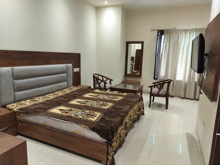 Bedroom, trishla-city 3 Bedroom 1800 Sq.Ft. Apartment In Patiala Road Zirakpur 9355606