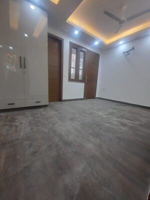 Room in 2 BHK Builder Floor at Malviya Nagar – for Rent