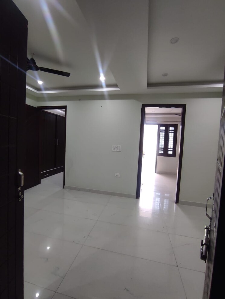 Room, jakhan rajpur road 2 Bedroom 100 Sq.Yd. Builder Floor In JakhaN Rajpur Road Dehradun 9355655
