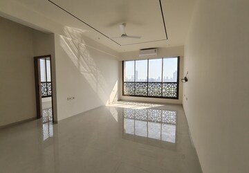 Room in 2 BHK Apartment at Alamdar The Auro, Lower Parel – for Rent