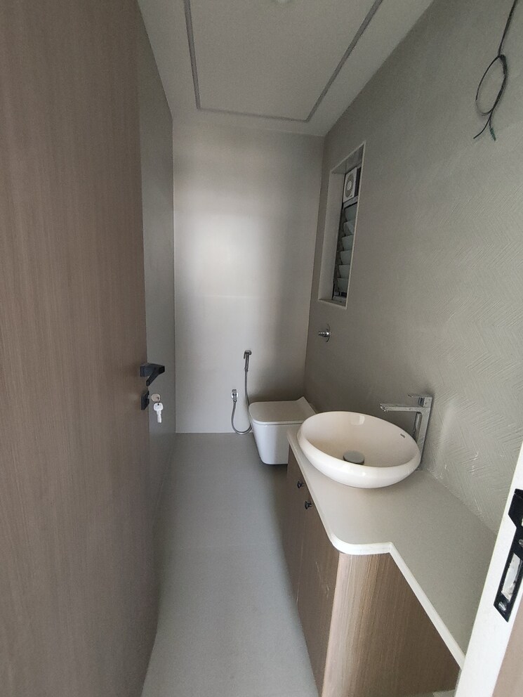 Bathroom, alamdar-the-auro 2 Bedroom 891 Sq.Ft. Apartment In Lower Parel Mumbai 9355662