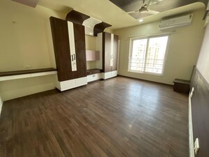 Room in 3 BHK Apartment at Vascon Forest County, Kharadi – for Rent