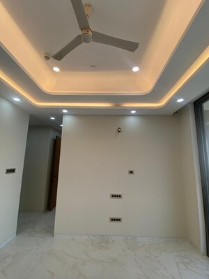 Room in 3 BHK Apartment at Indiabulls Sky Forest, Lower Parel – for Rent