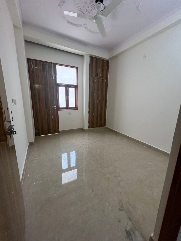 Room, risland-sky-mansion 1 Bedroom 450 Sq.Ft. Builder Floor In Chattarpur Delhi 9355690