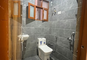 Bathroom in 1 BHK Builder Floor at Risland Sky Mansion, Chattarpur – for Rent