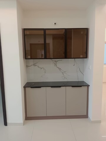 Room in 2.5 BHK Apartment at My Home Mangala, Kondapur – for Rent