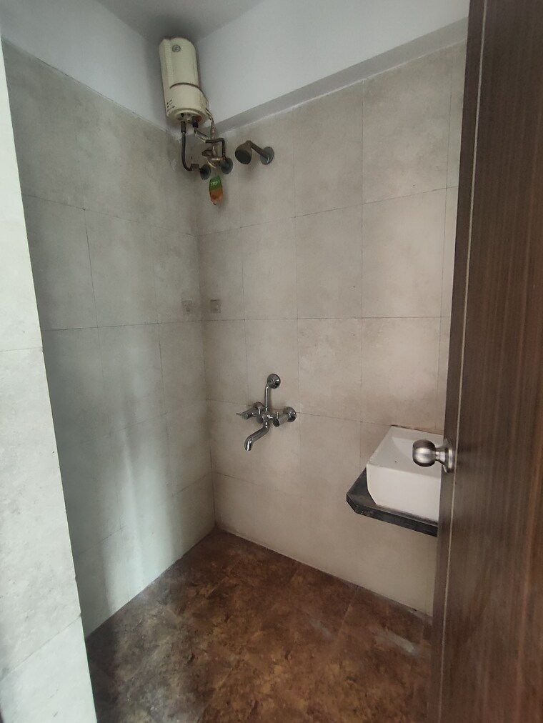 Bathroom, sudarshan-sky-garden 1 Bedroom 710 Sq.Ft. Apartment In Ghodbunder Road Thane 9355701