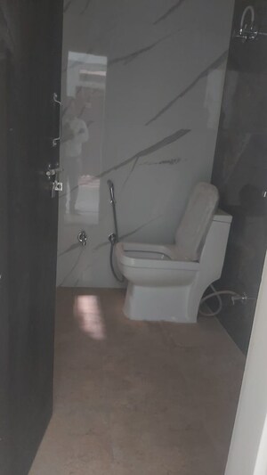 Bathroom in 2.5 BHK Apartment at Mayur Vihar – for Rent