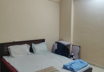Bedroom in 4 BHK Apartment at Oberoi Realty Park View, Kandivali East – for Sale