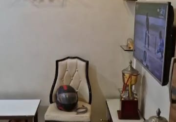 Living Room in 1 BHK Apartment at Borivali East – for Sale