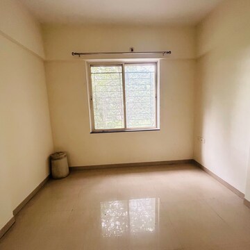 Room in 2 BHK Apartment at Purava Srushti Apartment, Sinhagad Road – for Rent