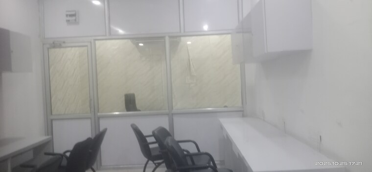 Team Area, alkapuri Commercial Office Space 400 Sq.Ft. In Alkapuri Vadodara 9355827