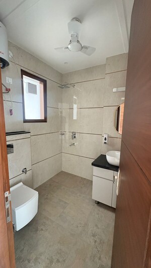 Kitchen in 2.5 BHK Apartment at Pareena Micasa, Sector 68 – for Rent