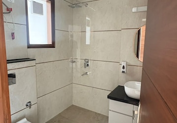 Kitchen in 2.5 BHK Apartment at Pareena Micasa, Sector 68 – for Rent