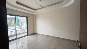 Room in 2.5 BHK Apartment at Pareena Micasa, Sector 68 – for Rent