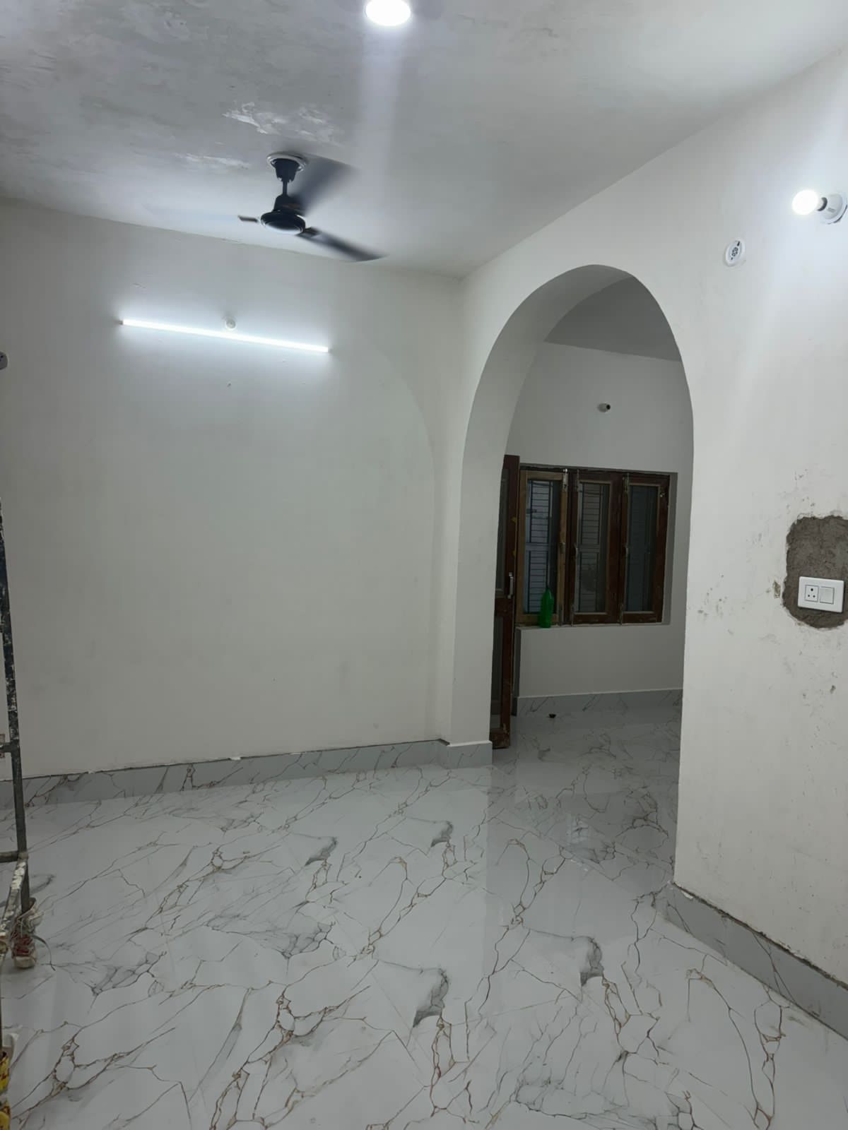 2.5 BHK 1000 Sq.Ft. Apartment in Nehru Enclave