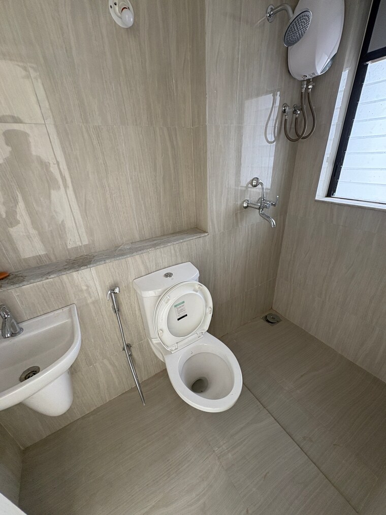 Bathroom, runwal-gardens-north-avenue 3 Bedroom 904 Sq.Ft. Apartment In Ghariwali N V Thane 9355926