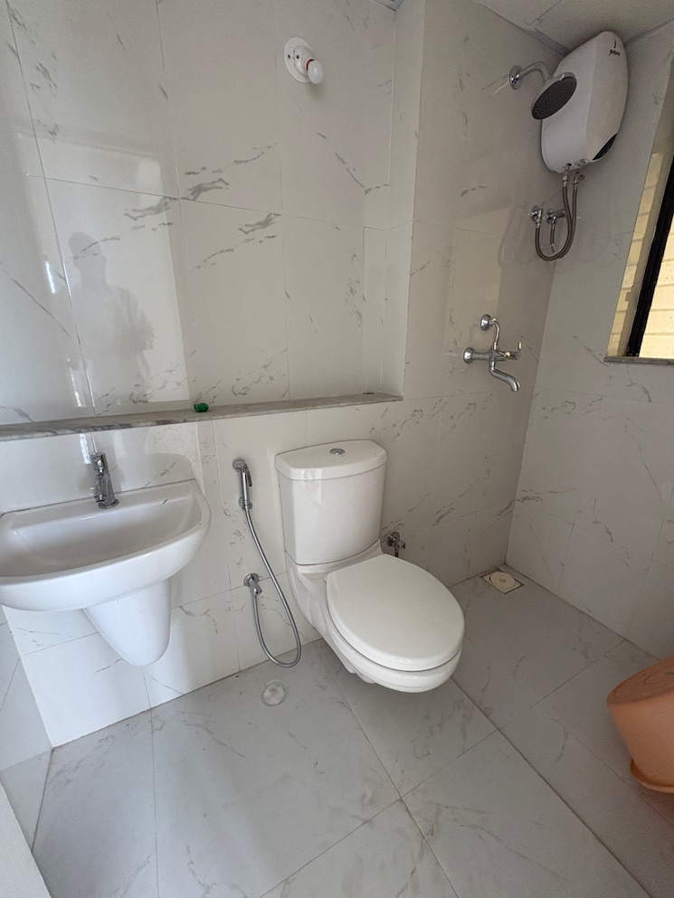 Bathroom, runwal-gardens-north-avenue 3 Bedroom 904 Sq.Ft. Apartment In Ghariwali N V Thane 9355926