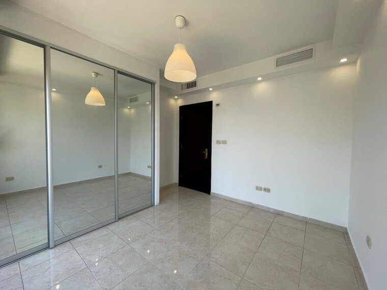 Room, piramal-mahalaxmi 2 Bedroom 780 Sq.Ft. Apartment In Mahalaxmi Mumbai 9355856