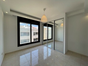 Room in 2 BHK Apartment at Piramal Mahalaxmi, Mahalaxmi – for Rent